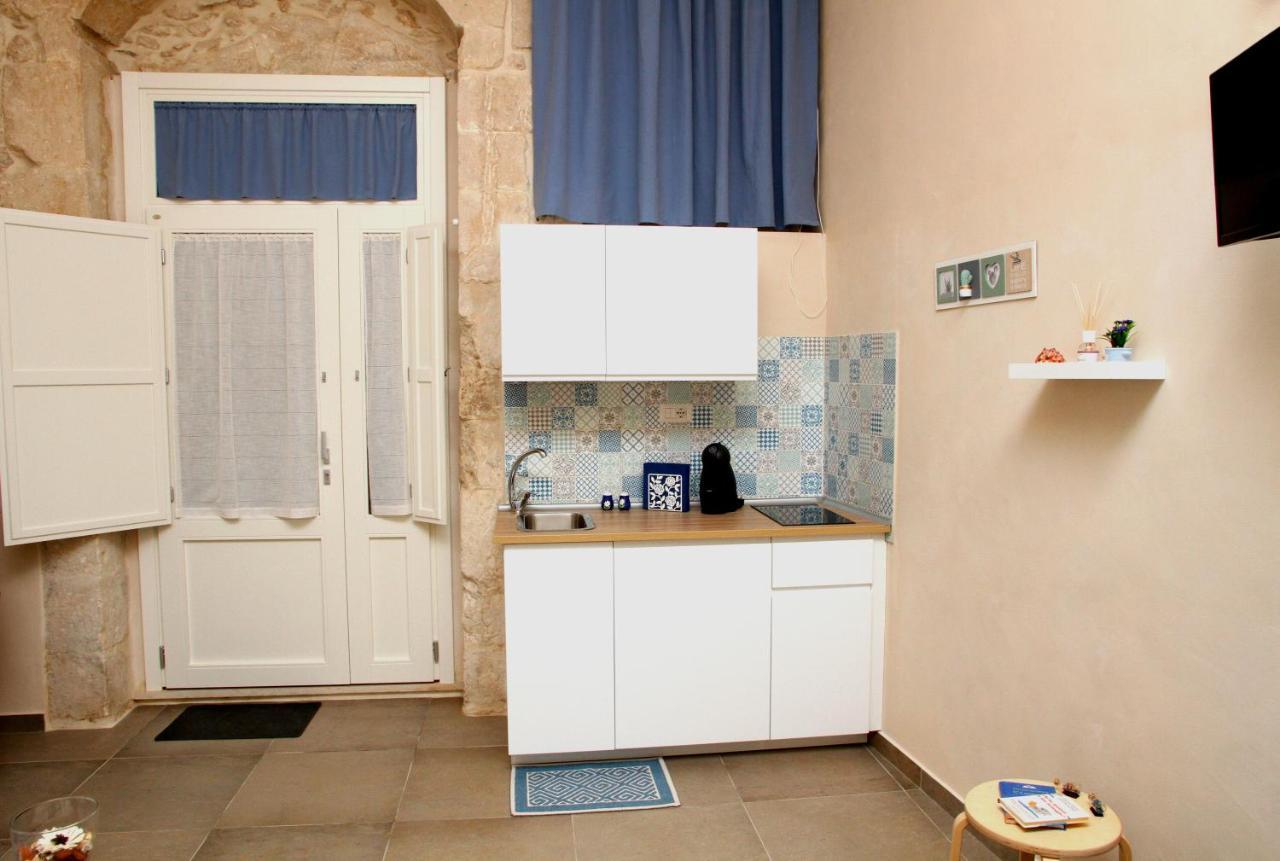 Essentia Rooms- Ortigia Holidays Syrakusa Exteriör bild