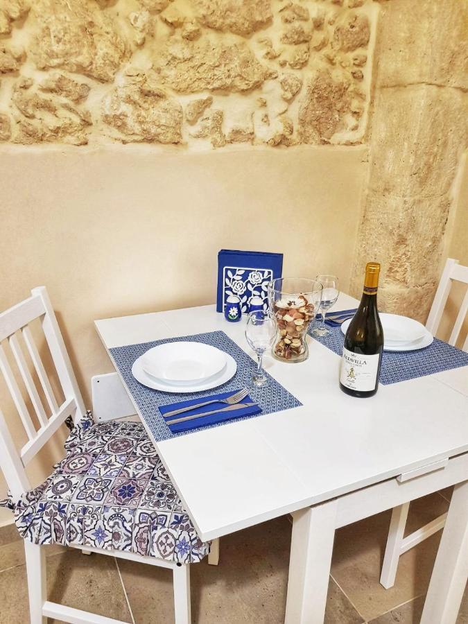 Essentia Rooms- Ortigia Holidays Syrakusa Exteriör bild