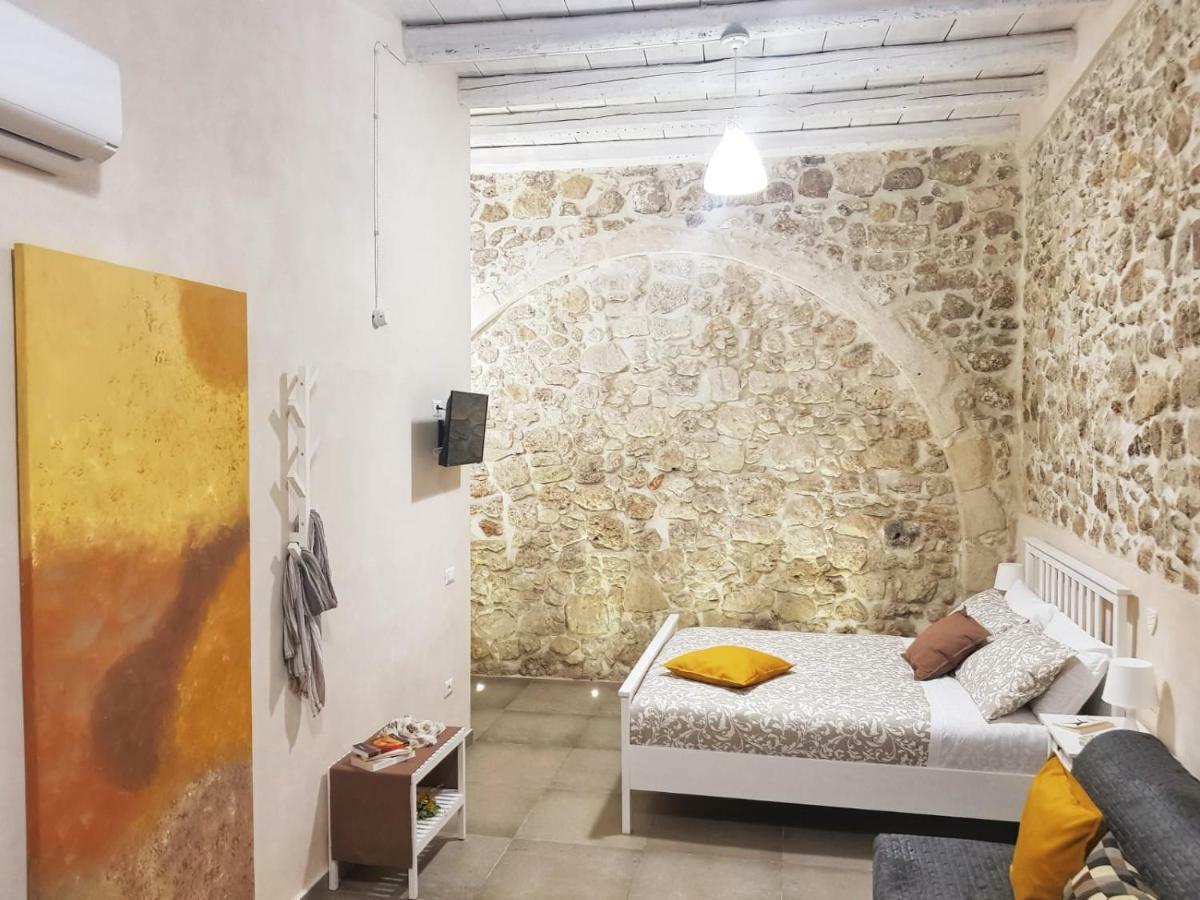 Essentia Rooms- Ortigia Holidays Syrakusa Exteriör bild