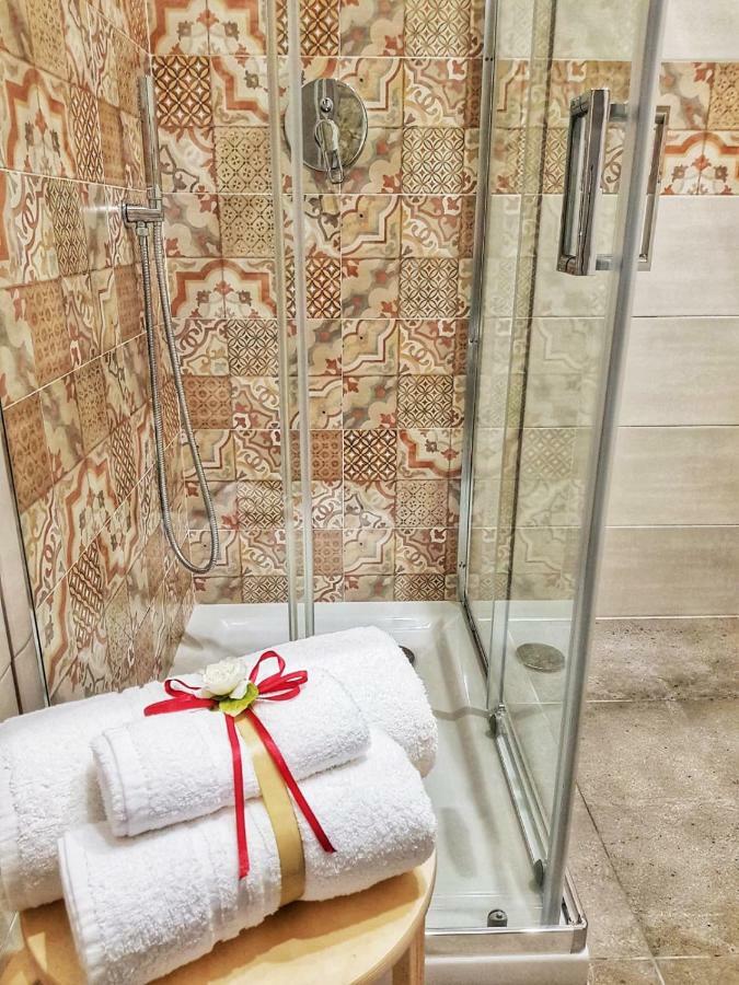 Essentia Rooms- Ortigia Holidays Syrakusa Exteriör bild