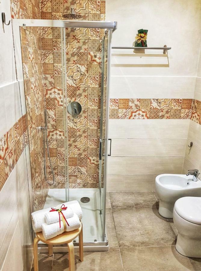 Essentia Rooms- Ortigia Holidays Syrakusa Exteriör bild