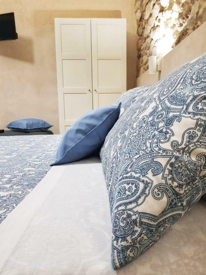 Essentia Rooms- Ortigia Holidays Syrakusa Exteriör bild