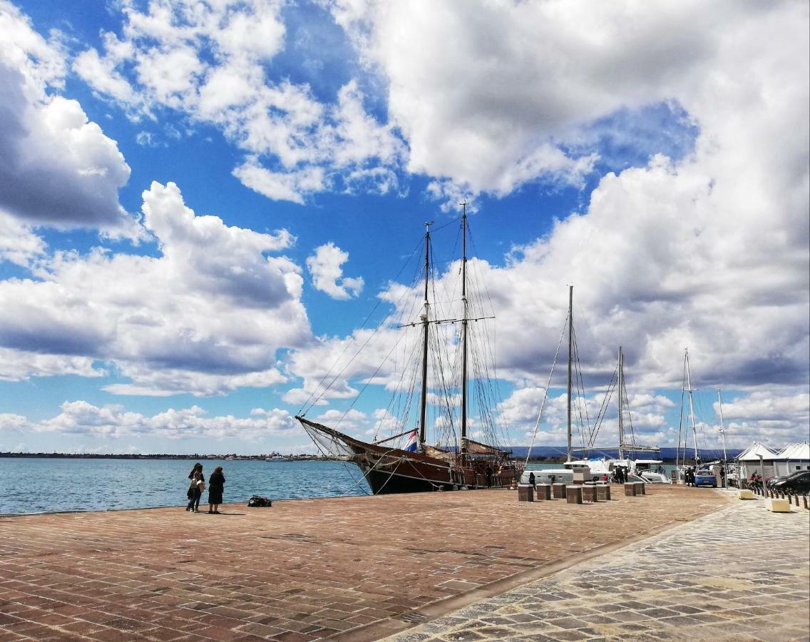 Essentia Rooms- Ortigia Holidays Syrakusa Exteriör bild