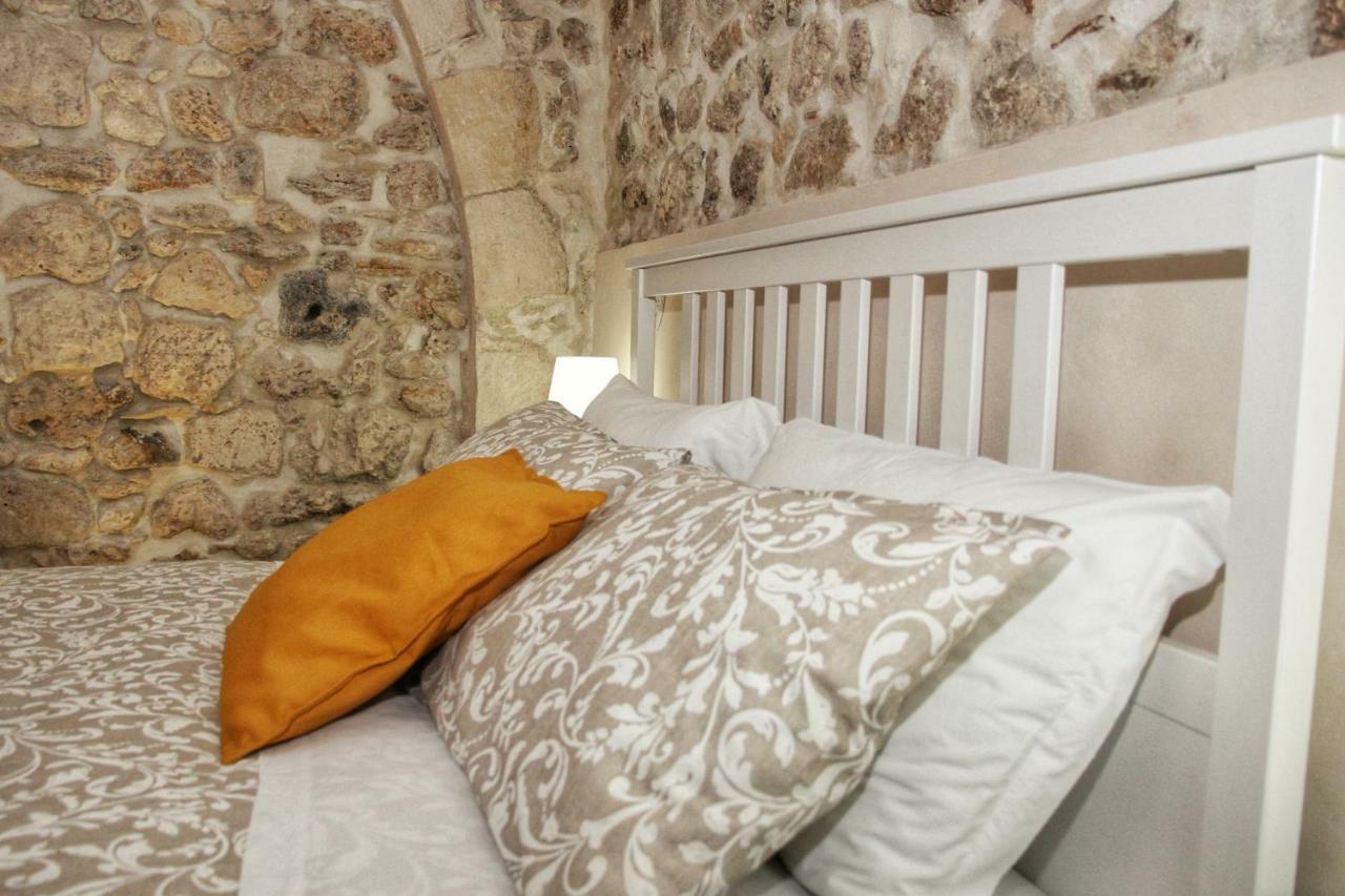Essentia Rooms- Ortigia Holidays Syrakusa Exteriör bild