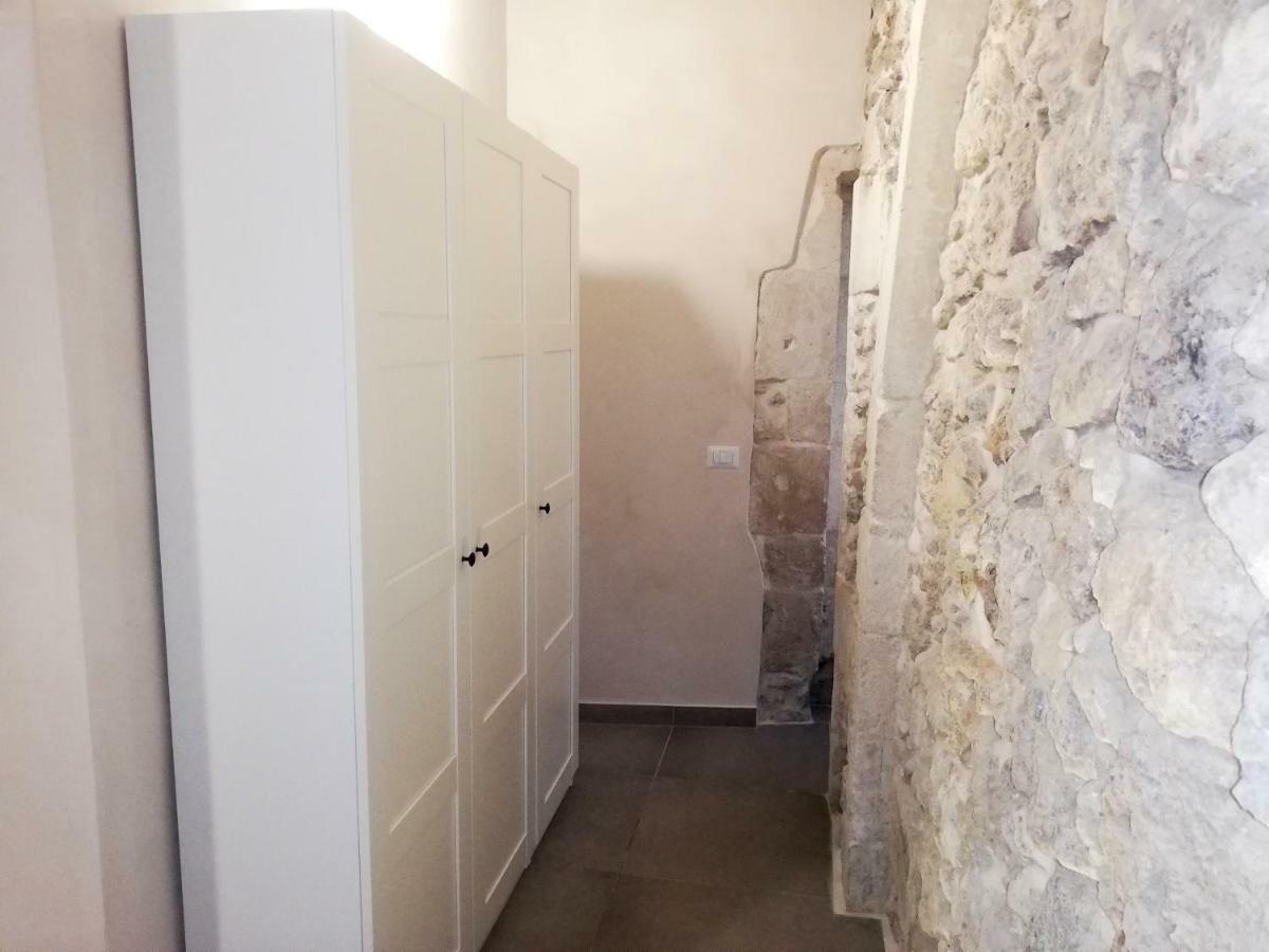 Essentia Rooms- Ortigia Holidays Syrakusa Exteriör bild