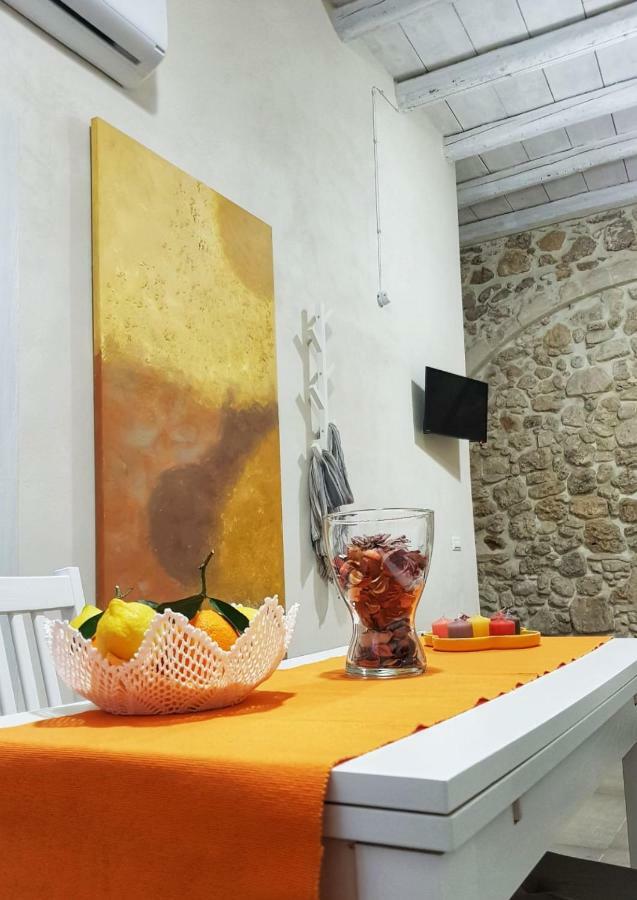 Essentia Rooms- Ortigia Holidays Syrakusa Exteriör bild